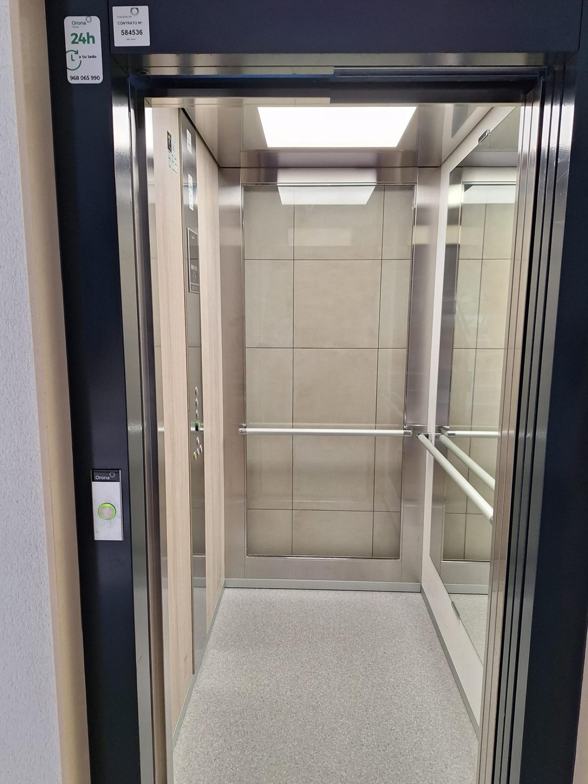 2-Bedroom Middle Floor Apartment in  San Miguel de Salina... - Image 25