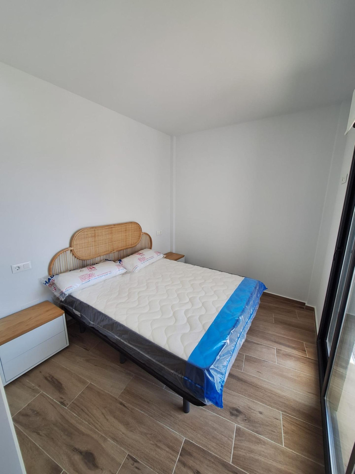 2-Bedroom Middle Floor Apartment in  San Miguel de Salina... - Image 9