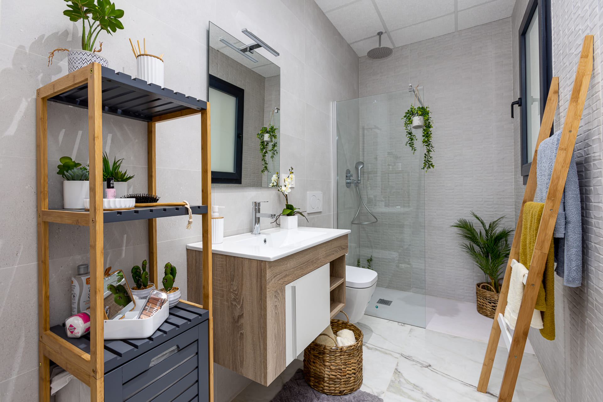 2-Bedroom Bungalow in Ciudad Quesada - Image 10