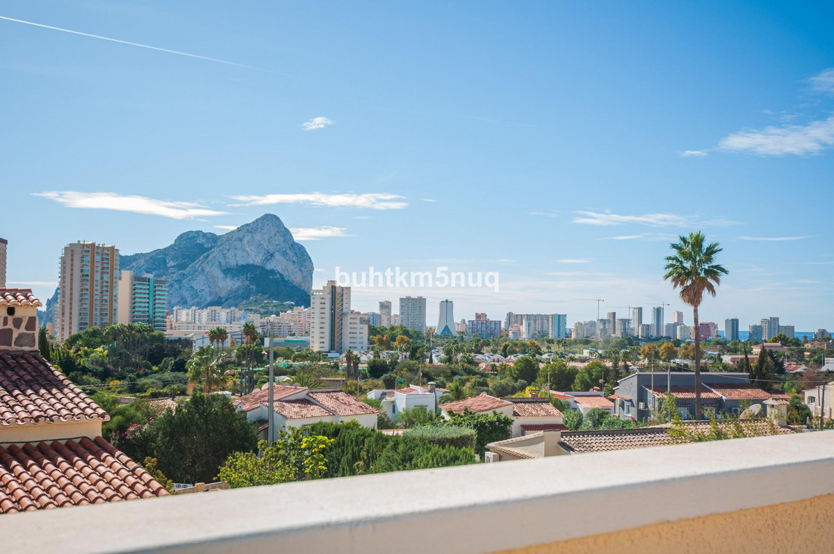 3-Bedroom Detached House in Calpe | Sunny Casas - Costa ... - Image 25