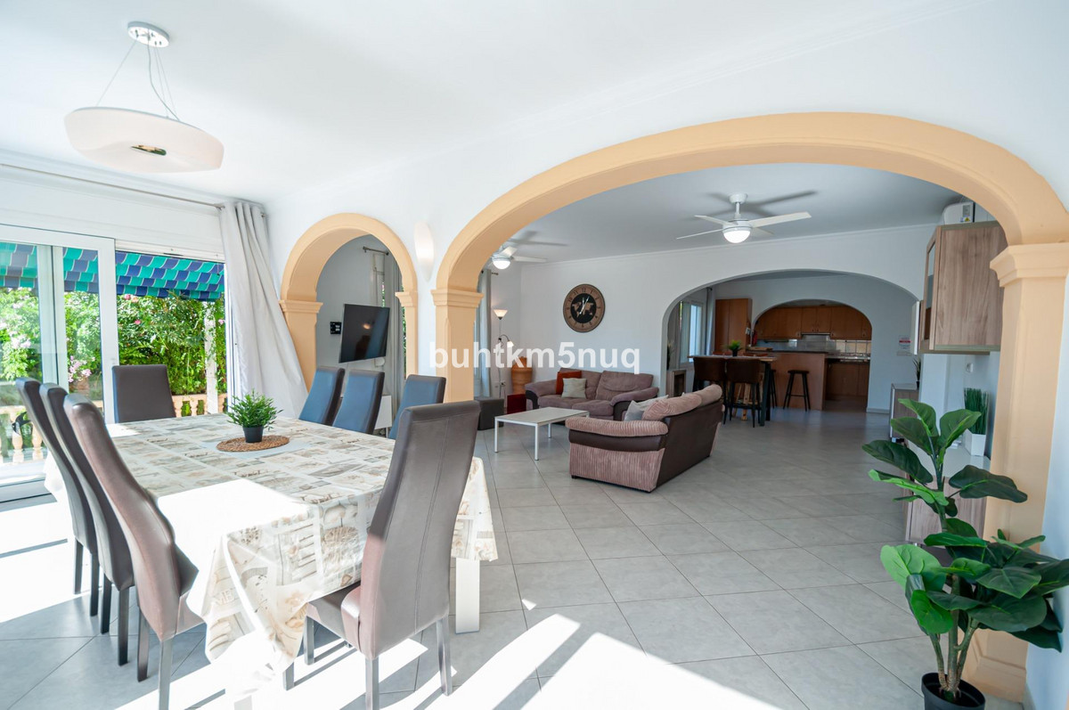 3-Bedroom Detached House in Calpe | Sunny Casas - Costa ... - Image 5