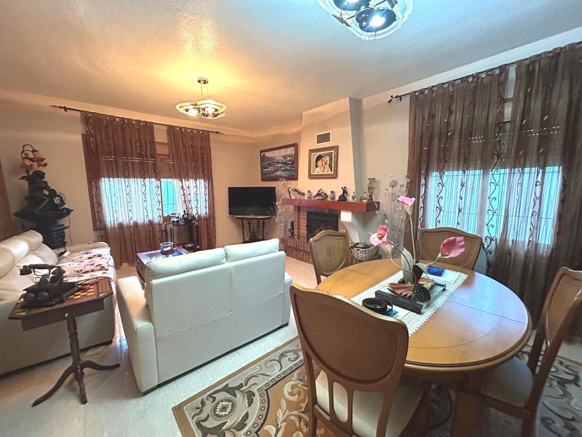 3-Bedroom Detached House in  Orihuela Costa | Sunny Casas... - Image 5