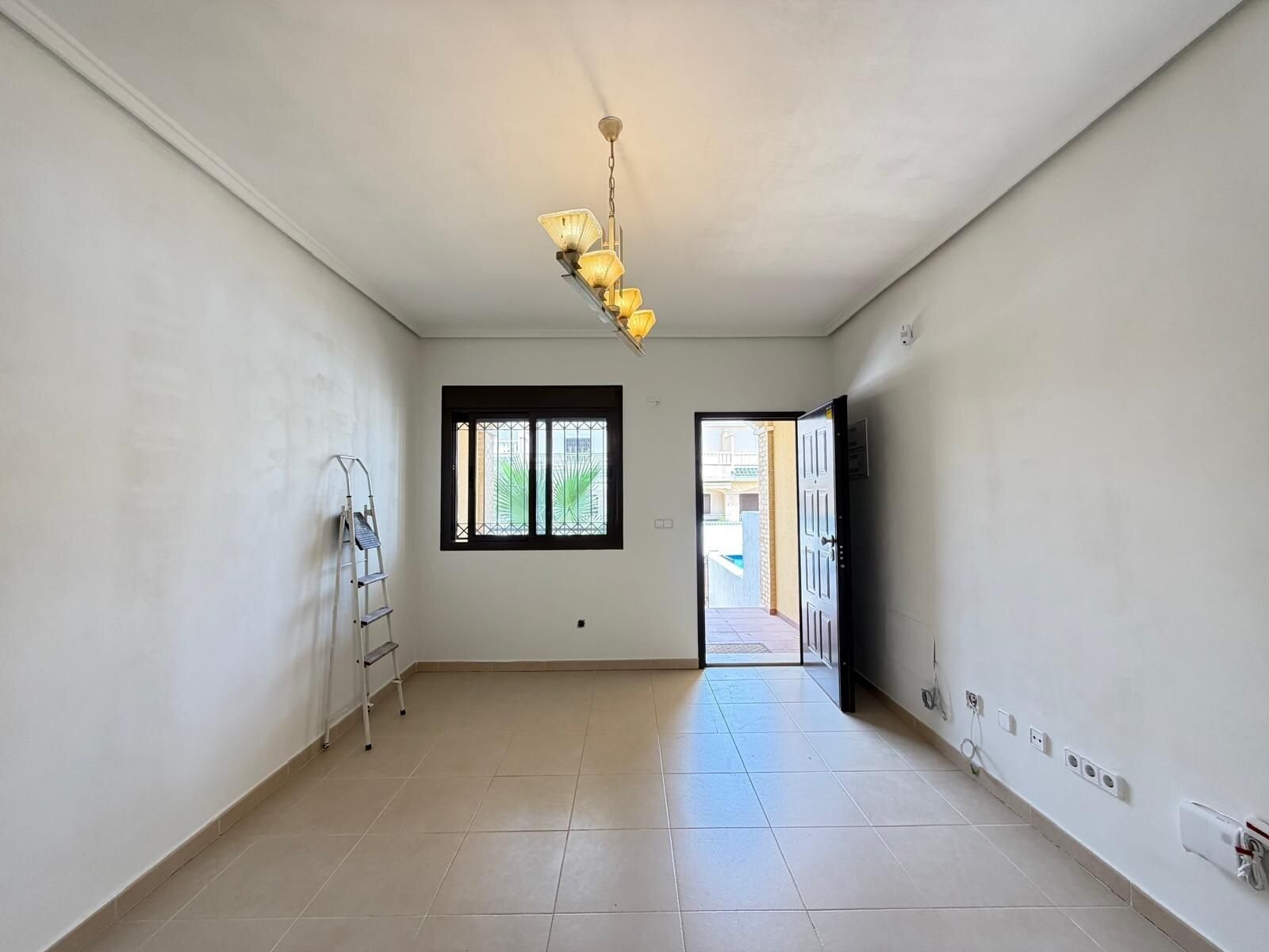 2-Bedroom House in Rojales - Image 14
