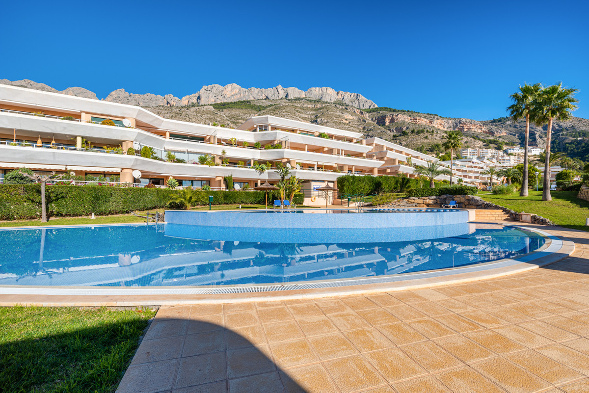 2-Bedroom Middle Floor Apartment in Altea - Image 23