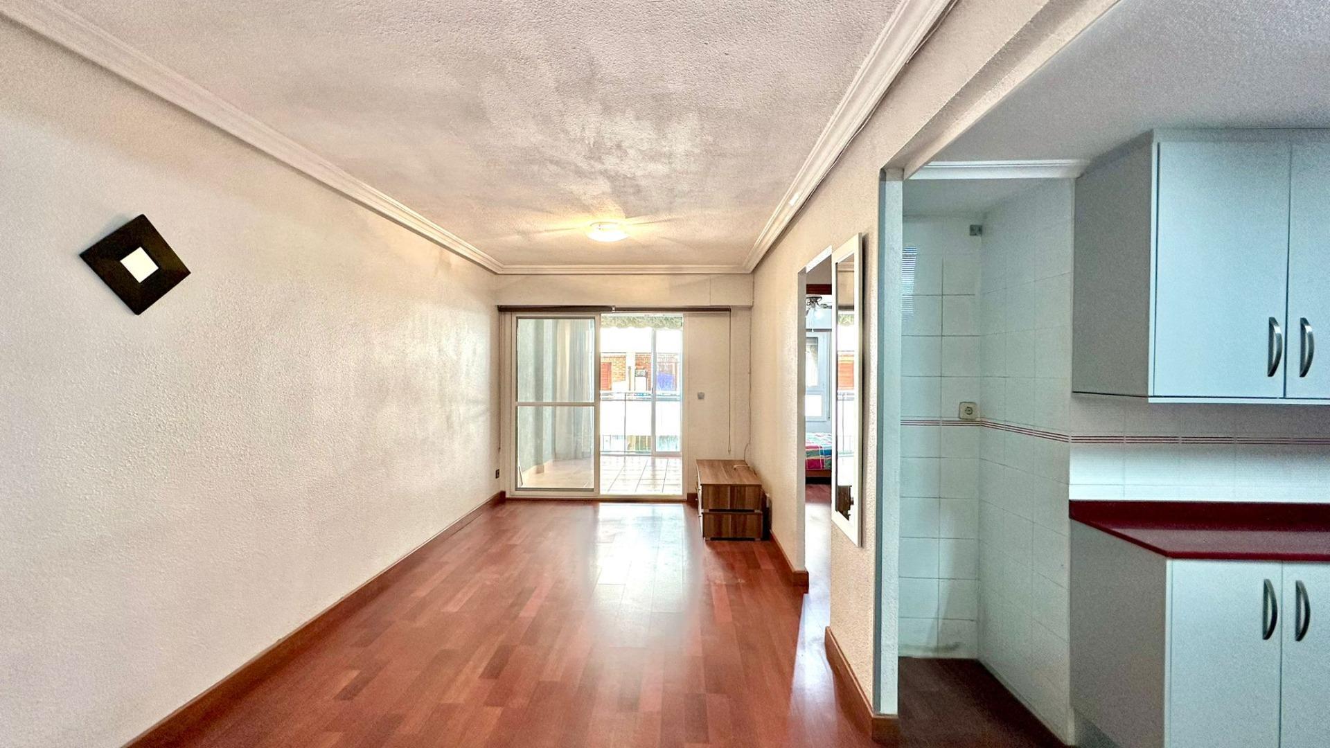 3-Bedroom Apartment in Acequion, Torrevieja - Image 2