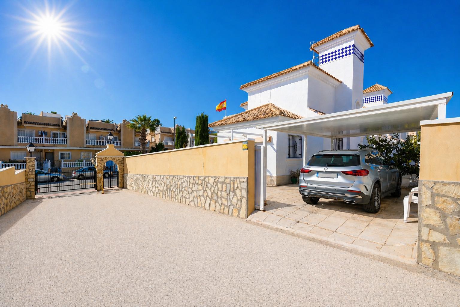 4-Bedroom House in Las Filipinas, Orihuela Costa - Image 1