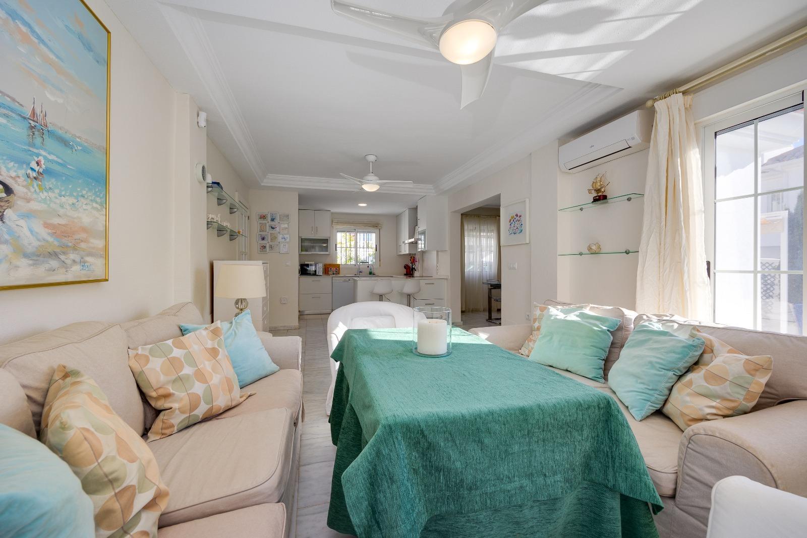 4-Bedroom House in Las Filipinas, Orihuela Costa - Image 16