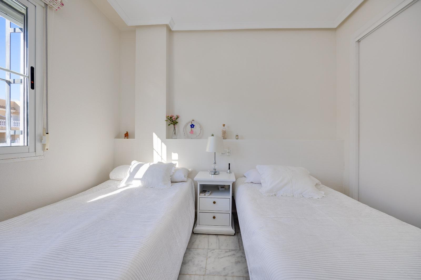 4-Bedroom House in Las Filipinas, Orihuela Costa - Image 18