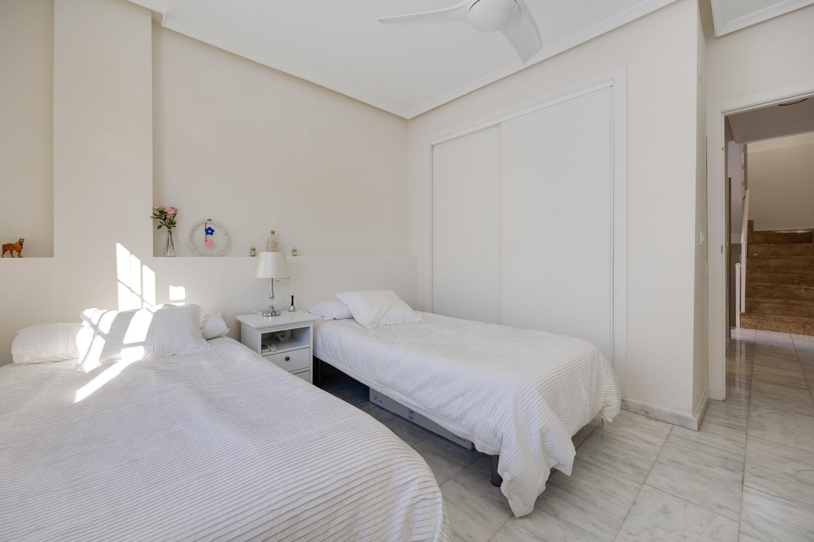 4-Bedroom House in Las Filipinas, Orihuela Costa - Image 19