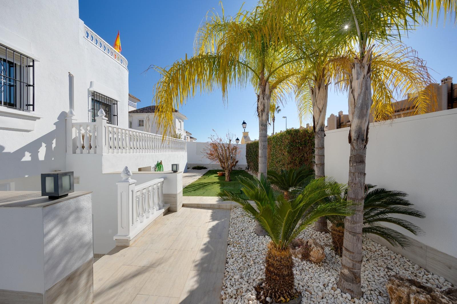 4-Bedroom House in Las Filipinas, Orihuela Costa - Image 2