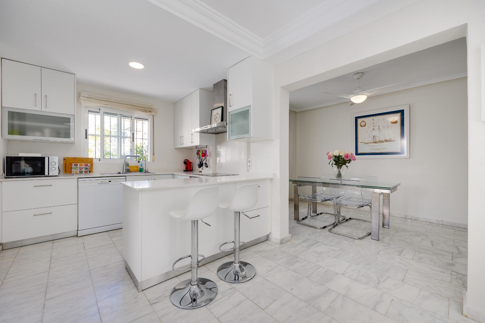 4-Bedroom House in Las Filipinas, Orihuela Costa - Image 25