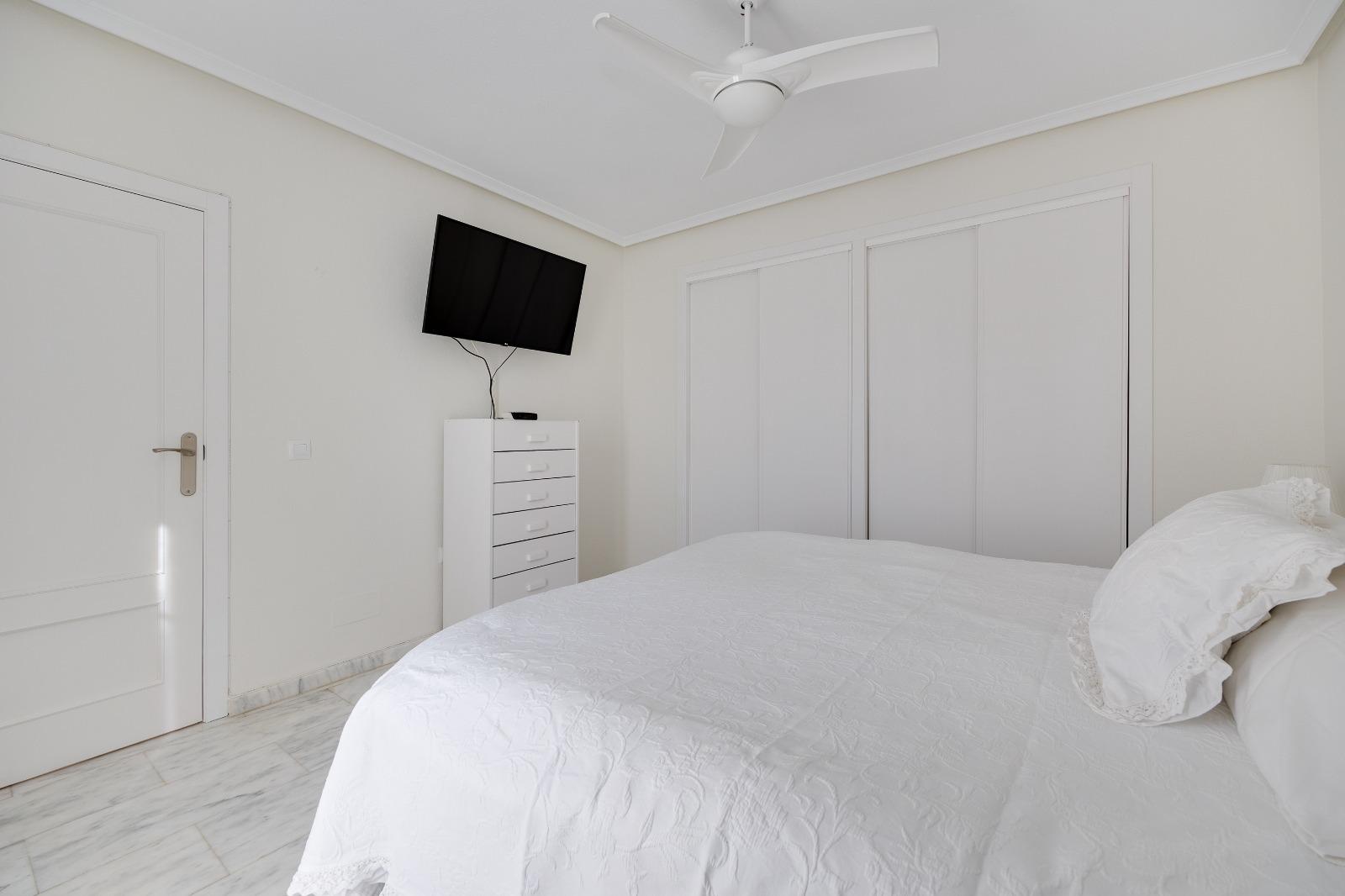 4-Bedroom House in Las Filipinas, Orihuela Costa - Image 34