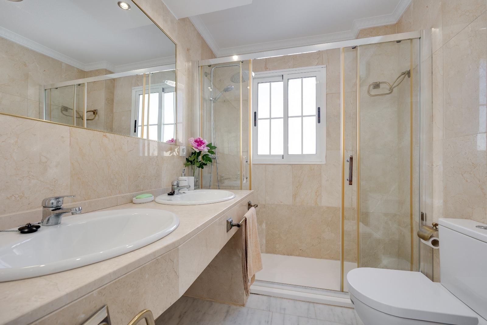 4-Bedroom House in Las Filipinas, Orihuela Costa - Image 35