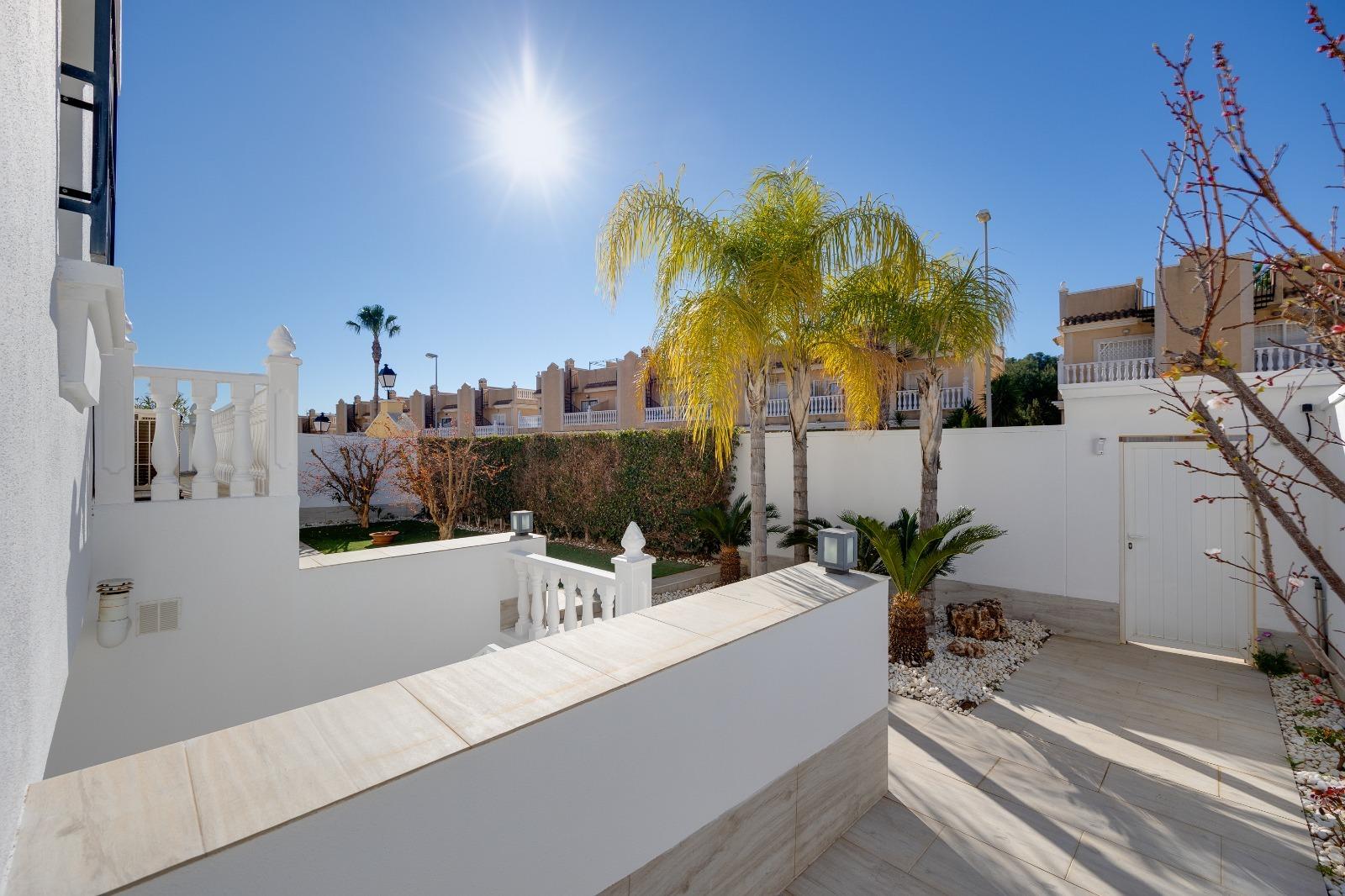 4-Bedroom House in Las Filipinas, Orihuela Costa - Image 41