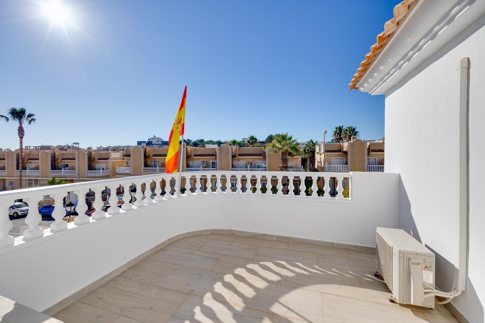 4-Bedroom House in Las Filipinas, Orihuela Costa - Image 43