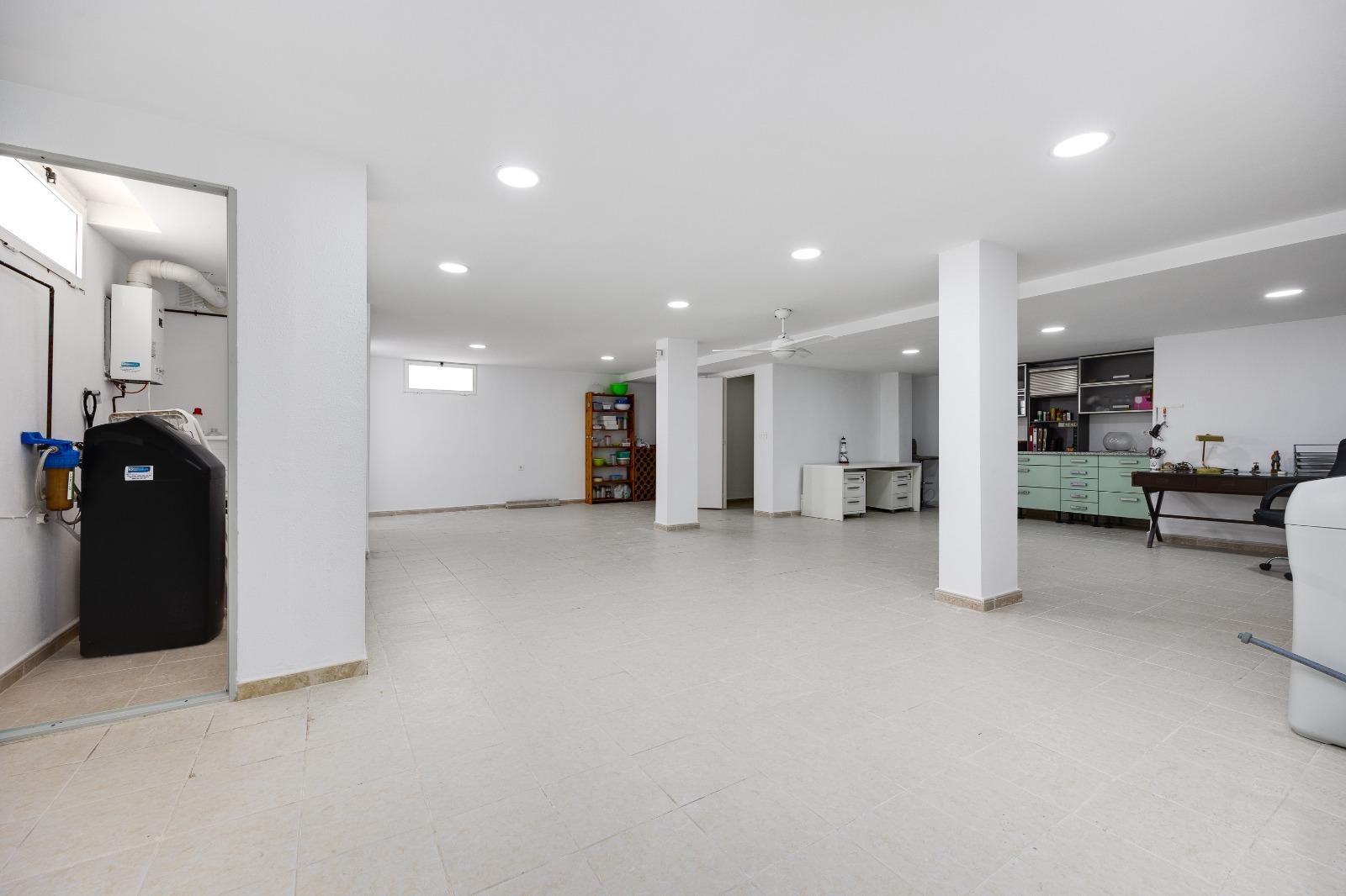 4-Bedroom House in Las Filipinas, Orihuela Costa - Image 49