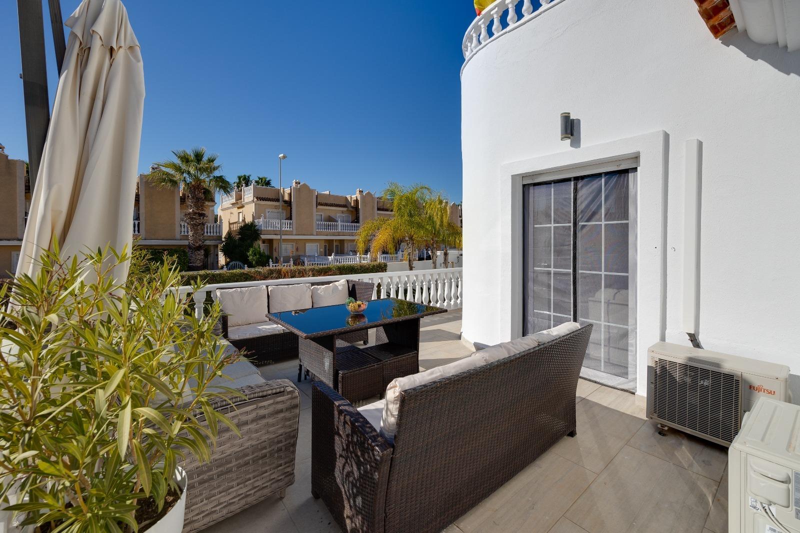 4-Bedroom House in Las Filipinas, Orihuela Costa - Image 5