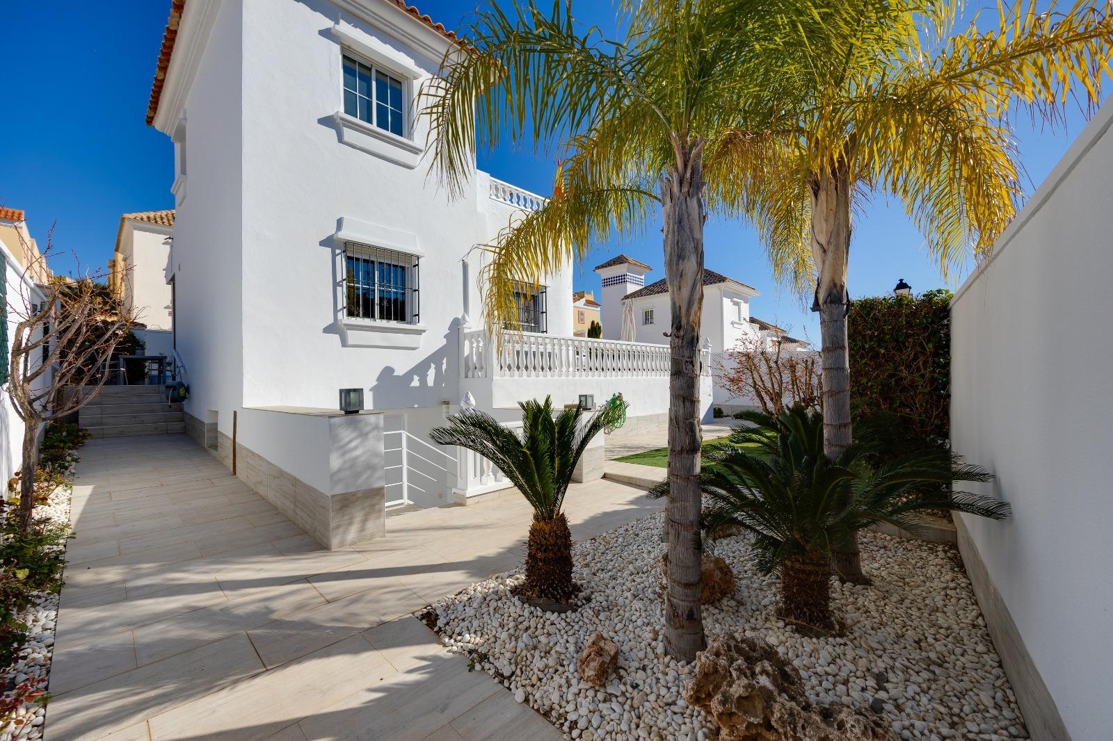 4-Bedroom House in Las Filipinas, Orihuela Costa - Image 57