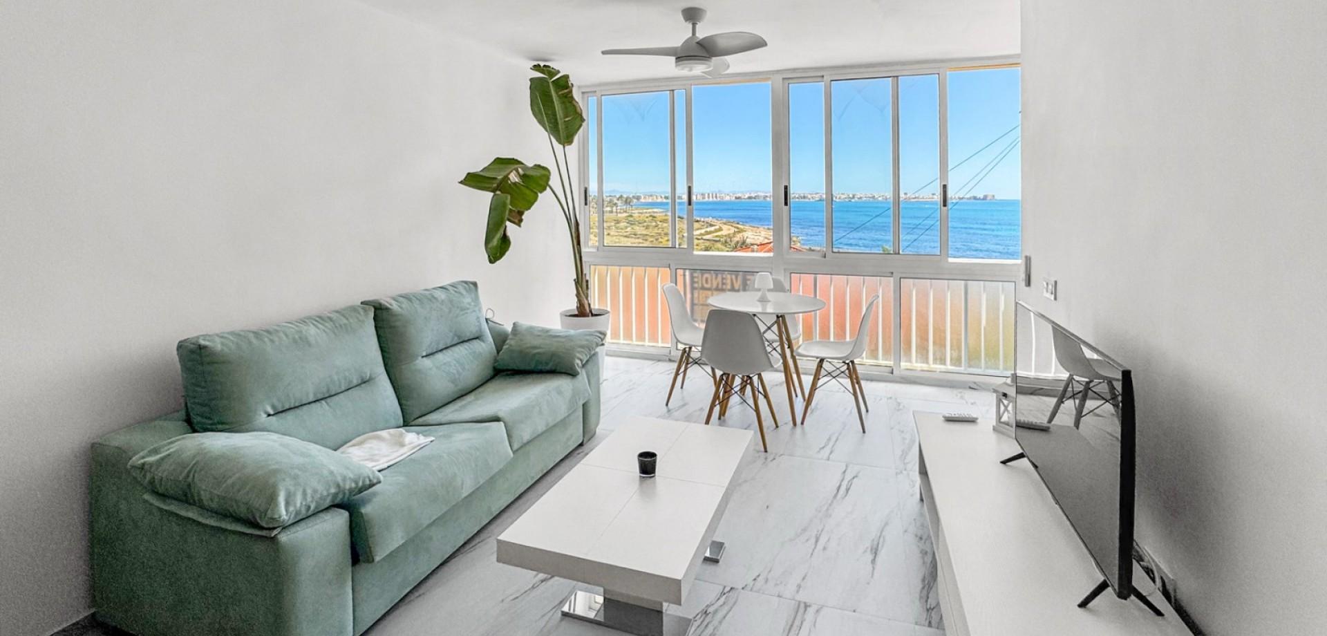 Apartamento de 1 Dormitorios en Punta Prima, Torrevieja