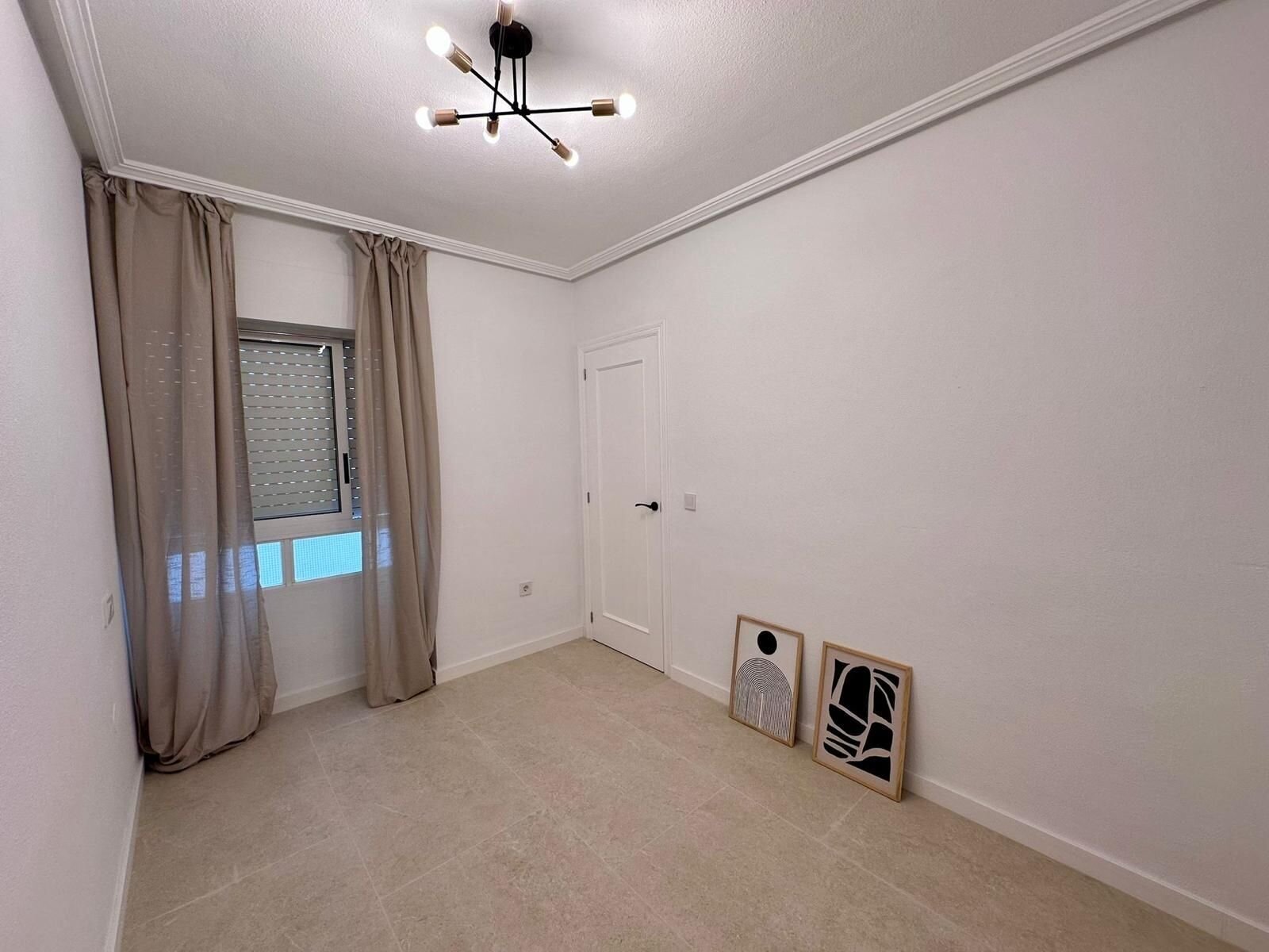 Appartement met 2 Slaapkamers in Estacion de Autobuses, Torrevieja - Image 13
