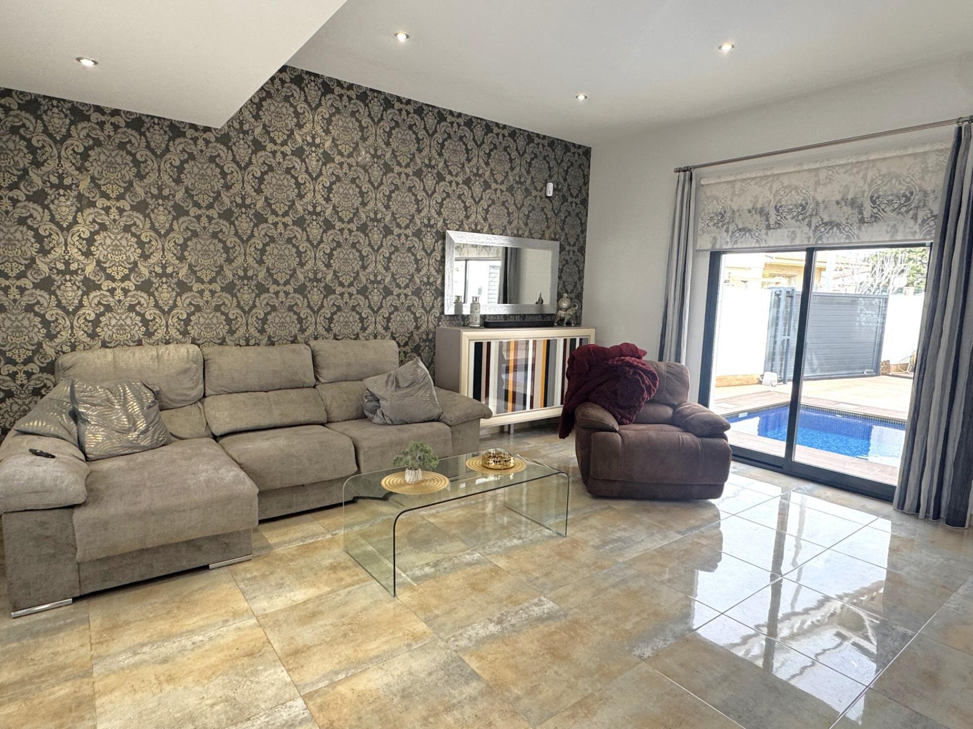 4-Bedroom Villa in Torre de la Horadada, Pilar de la Horadada - Image 11