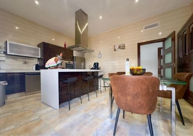 4-Bedroom Villa in Torre de la Horadada, Pilar de la Horadada - Image 17