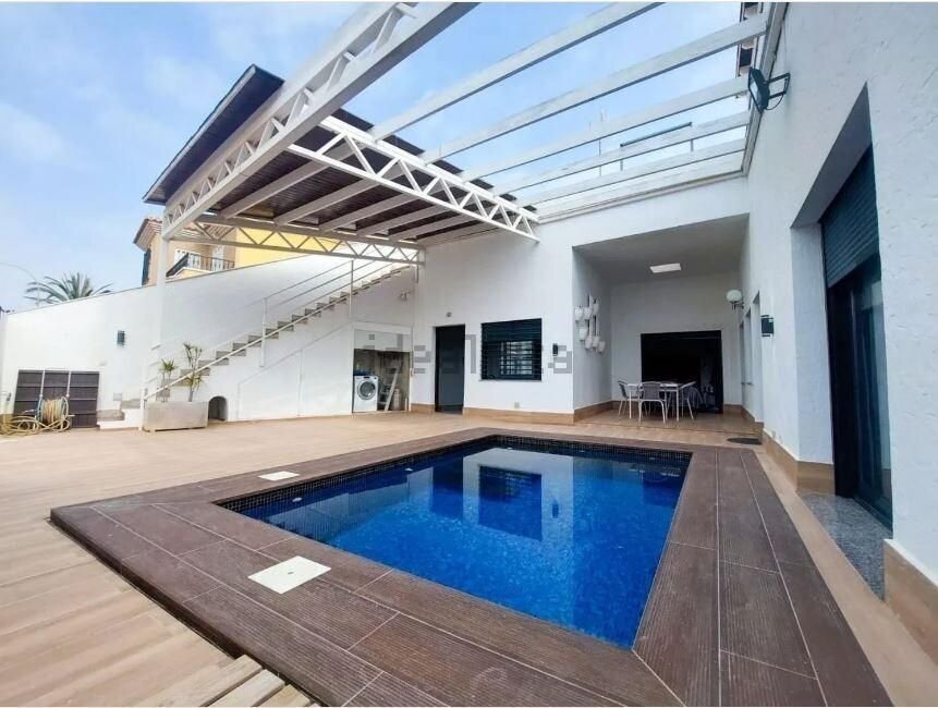 4-Bedroom Villa in Torre de la Horadada, Pilar de la Horadada - Image 2