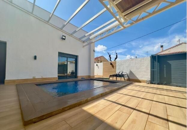 4-Bedroom Villa in Torre de la Horadada, Pilar de la Horadada - Image 5