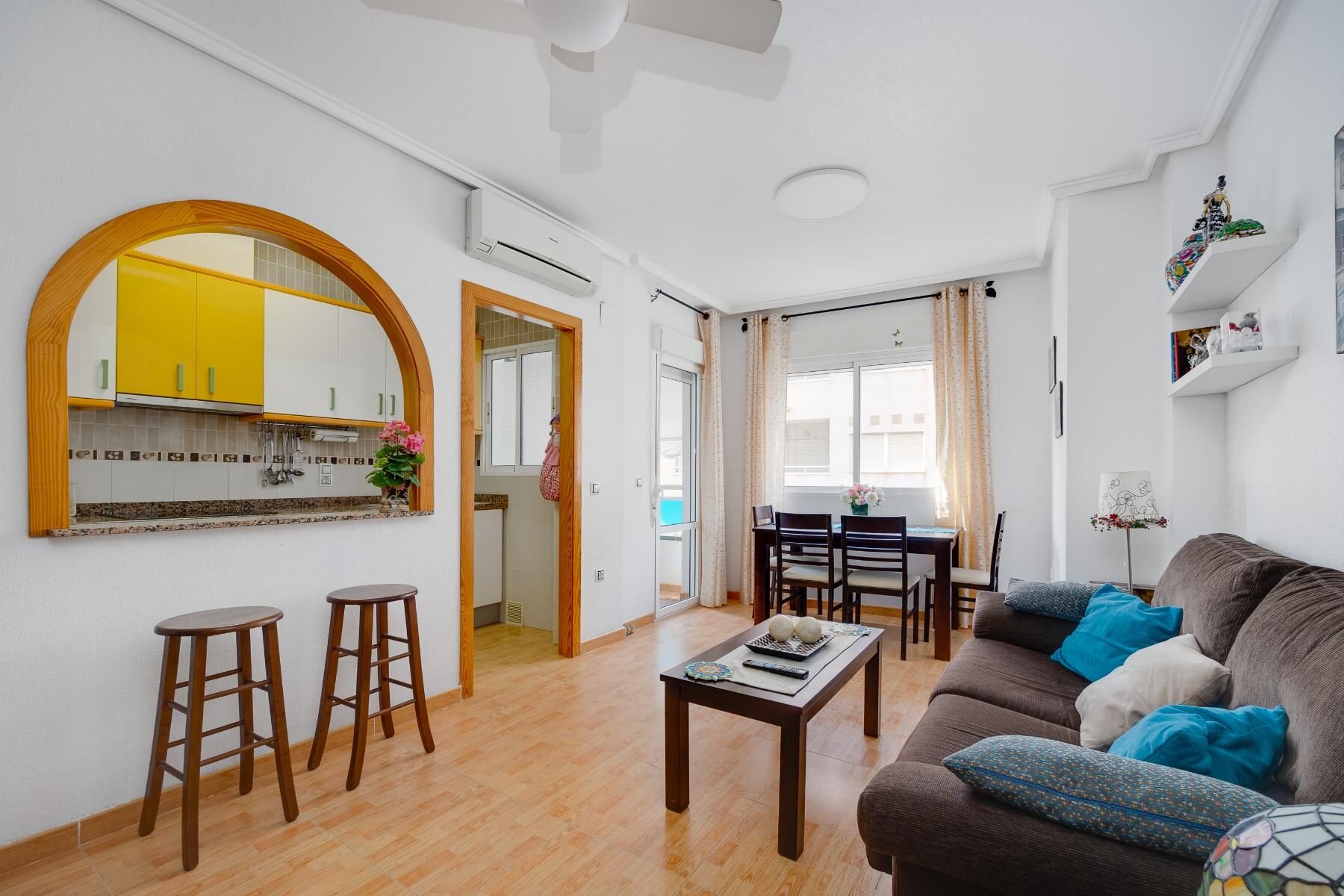 2-Bedroom Apartment in Parque de las Naciones, Torrevieja - Image 1