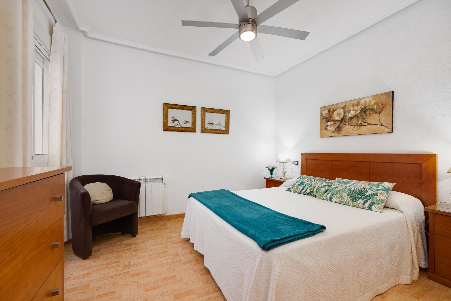 2-Bedroom Apartment in Parque de las Naciones, Torrevieja - Image 15