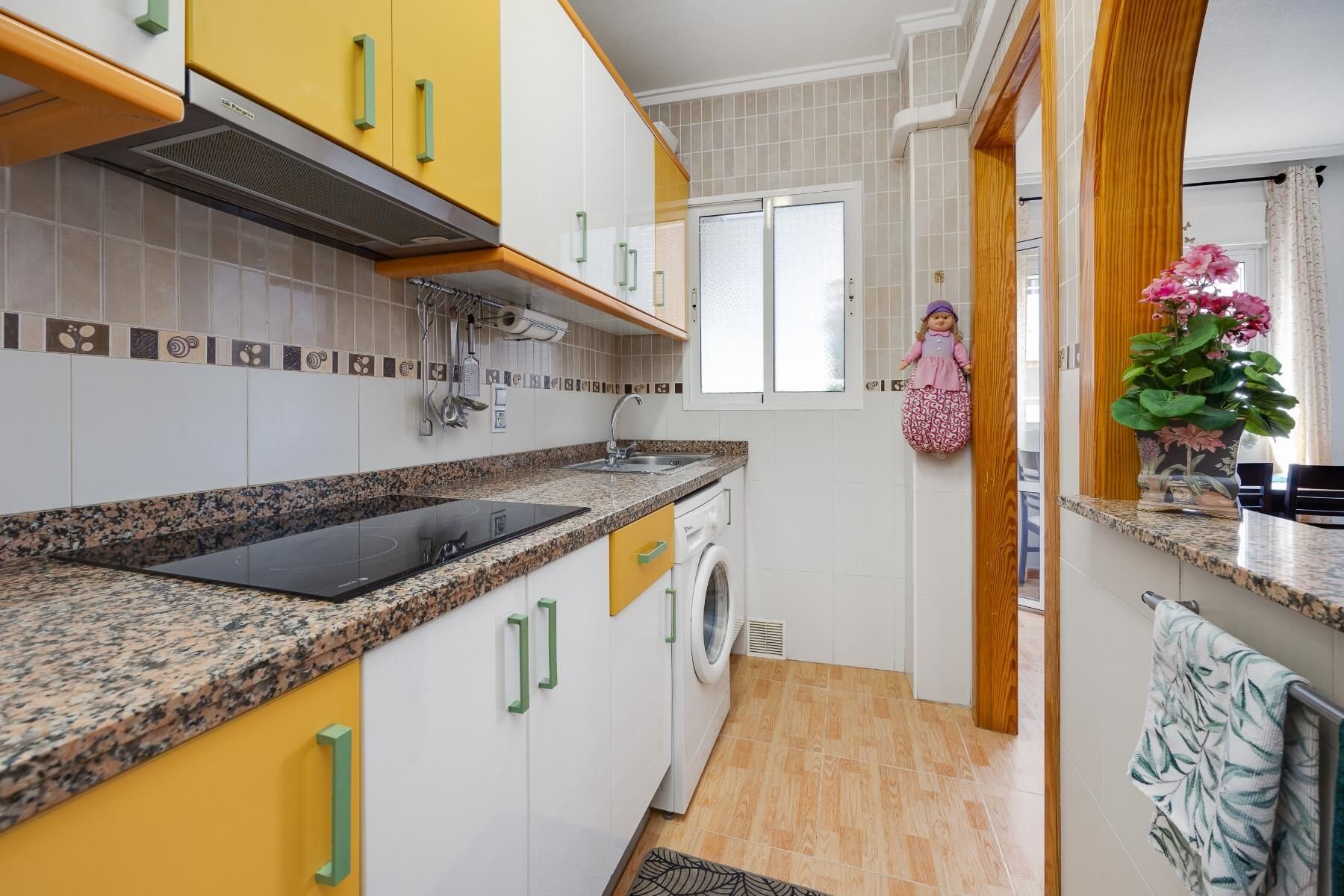 2-Bedroom Apartment in Parque de las Naciones, Torrevieja - Image 17