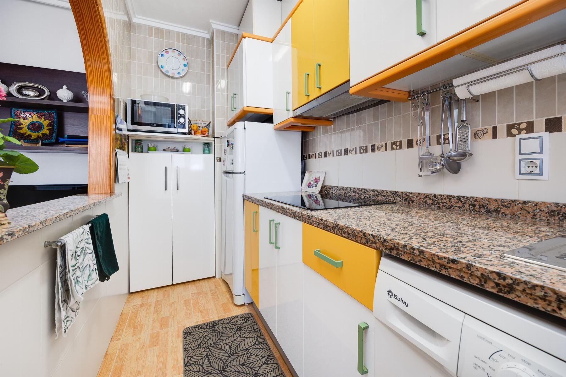 2-Bedroom Apartment in Parque de las Naciones, Torrevieja - Image 19