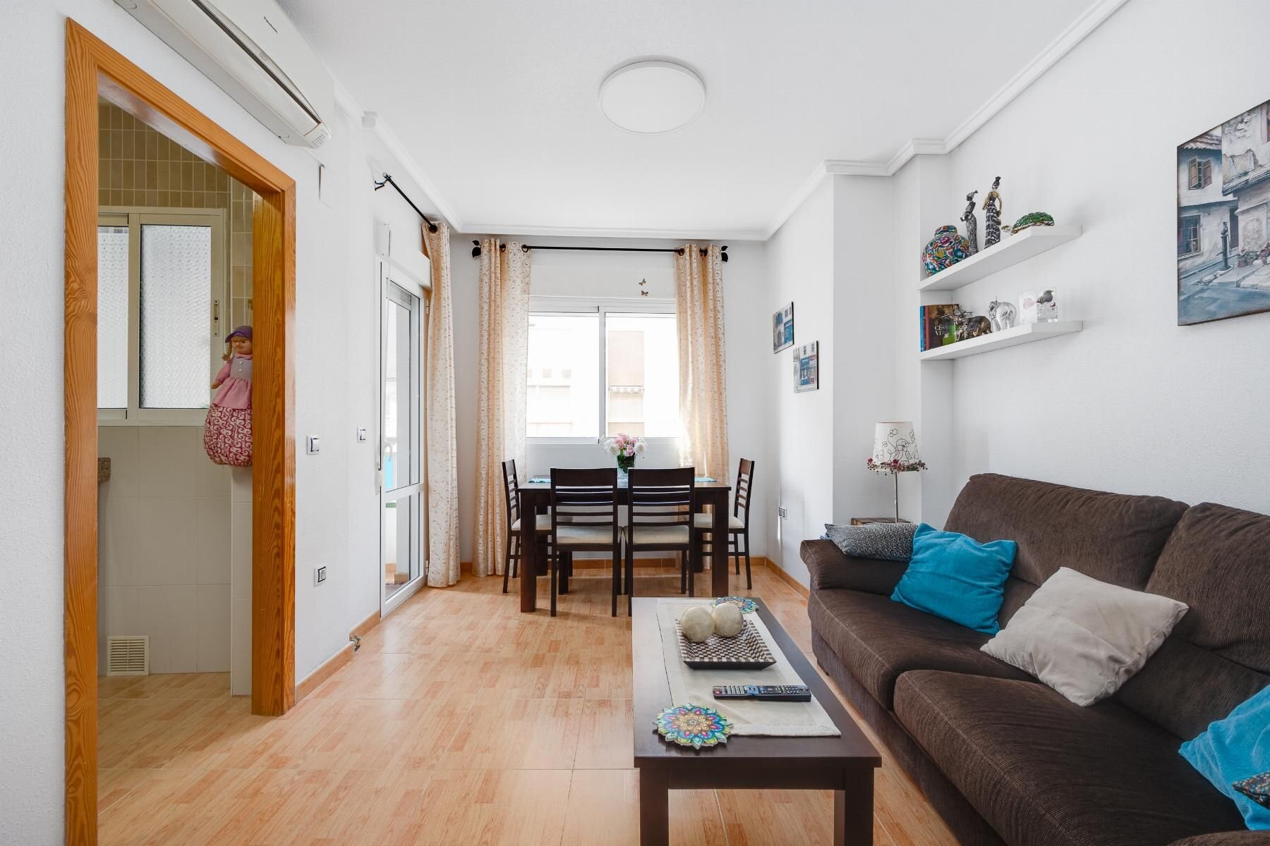 2-Bedroom Apartment in Parque de las Naciones, Torrevieja - Image 21