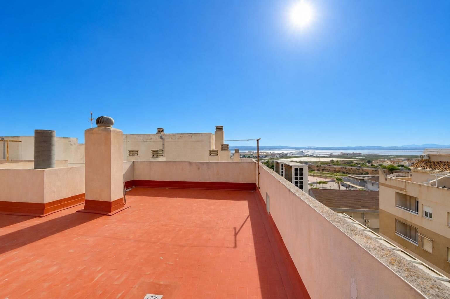 2-Bedroom Apartment in Parque de las Naciones, Torrevieja - Image 26