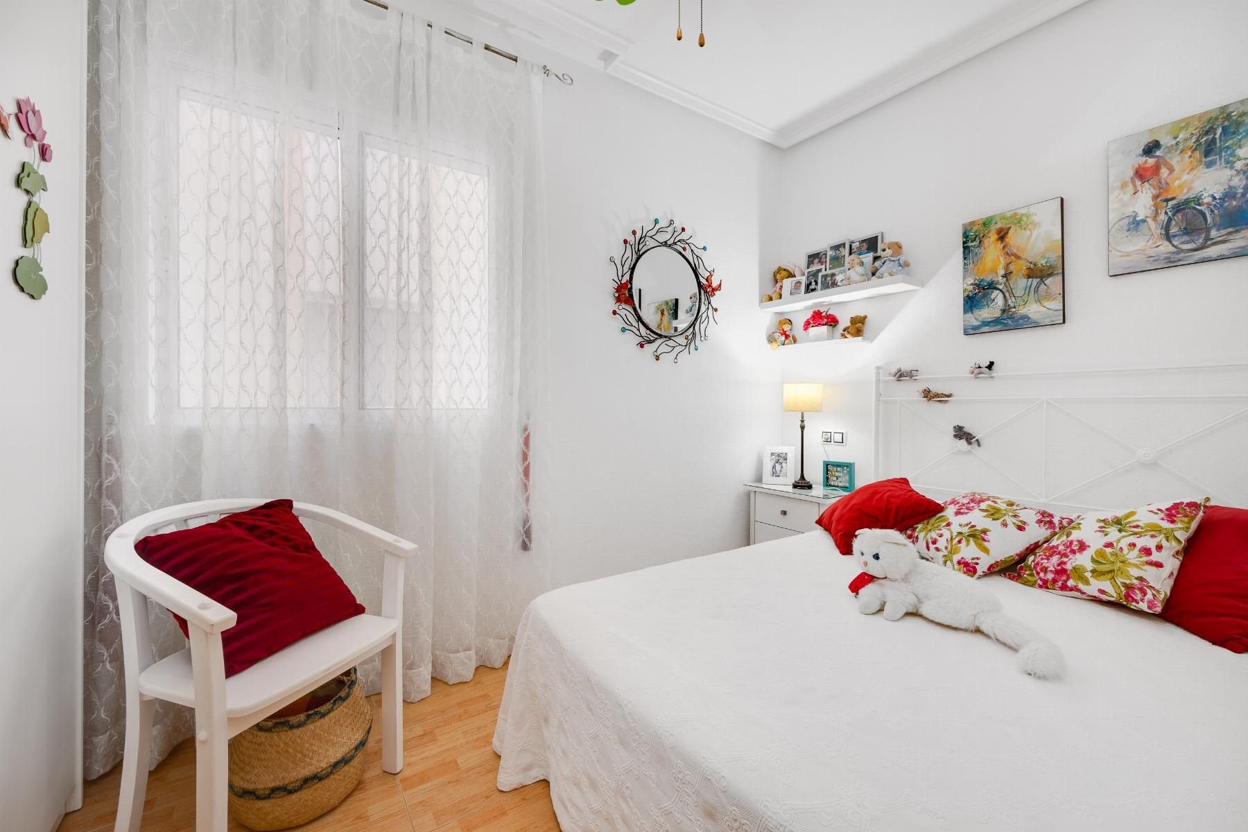 2-Bedroom Apartment in Parque de las Naciones, Torrevieja - Image 8