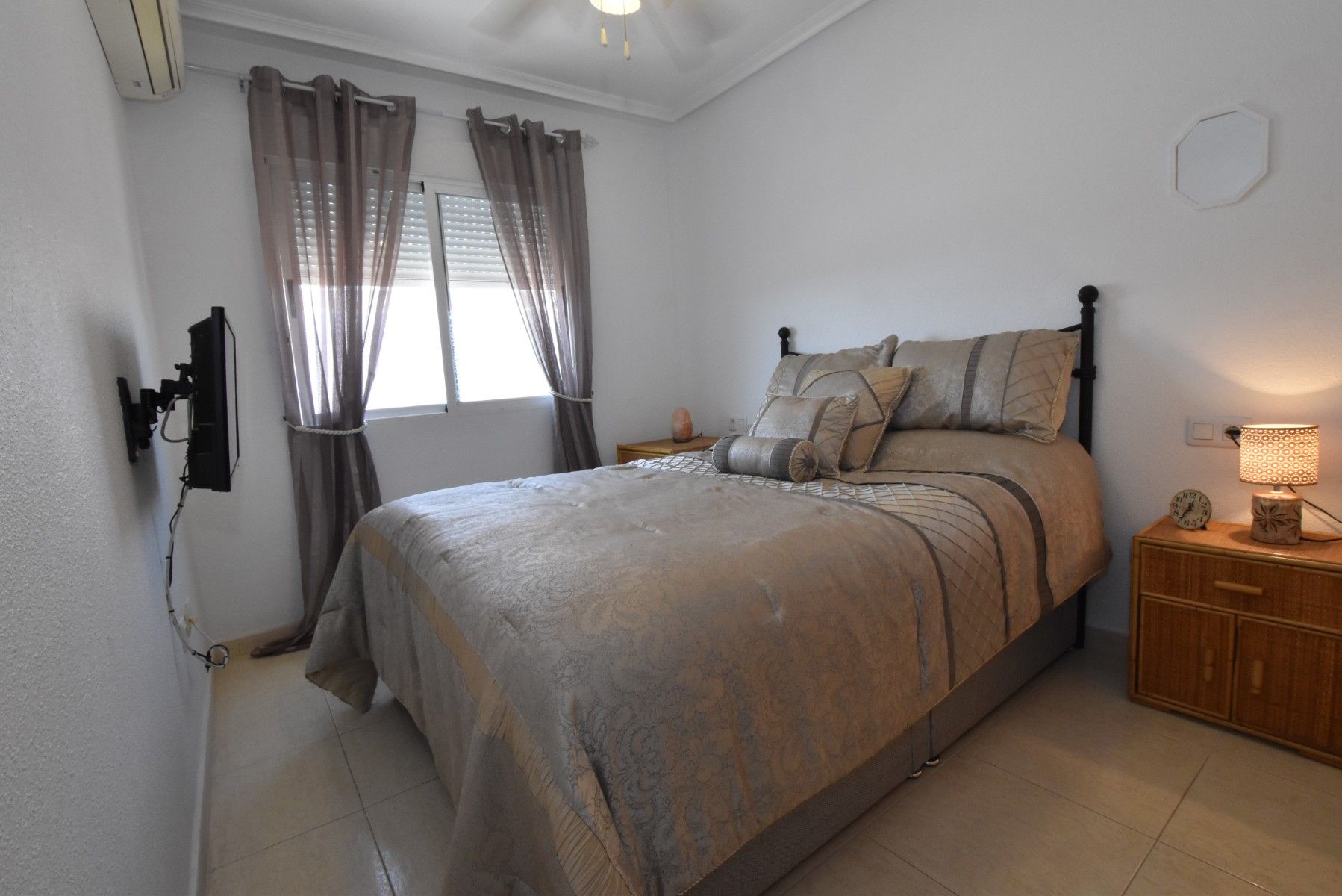 2-Bedroom Apartment in Pueblo 3, Algorfa - Image 8