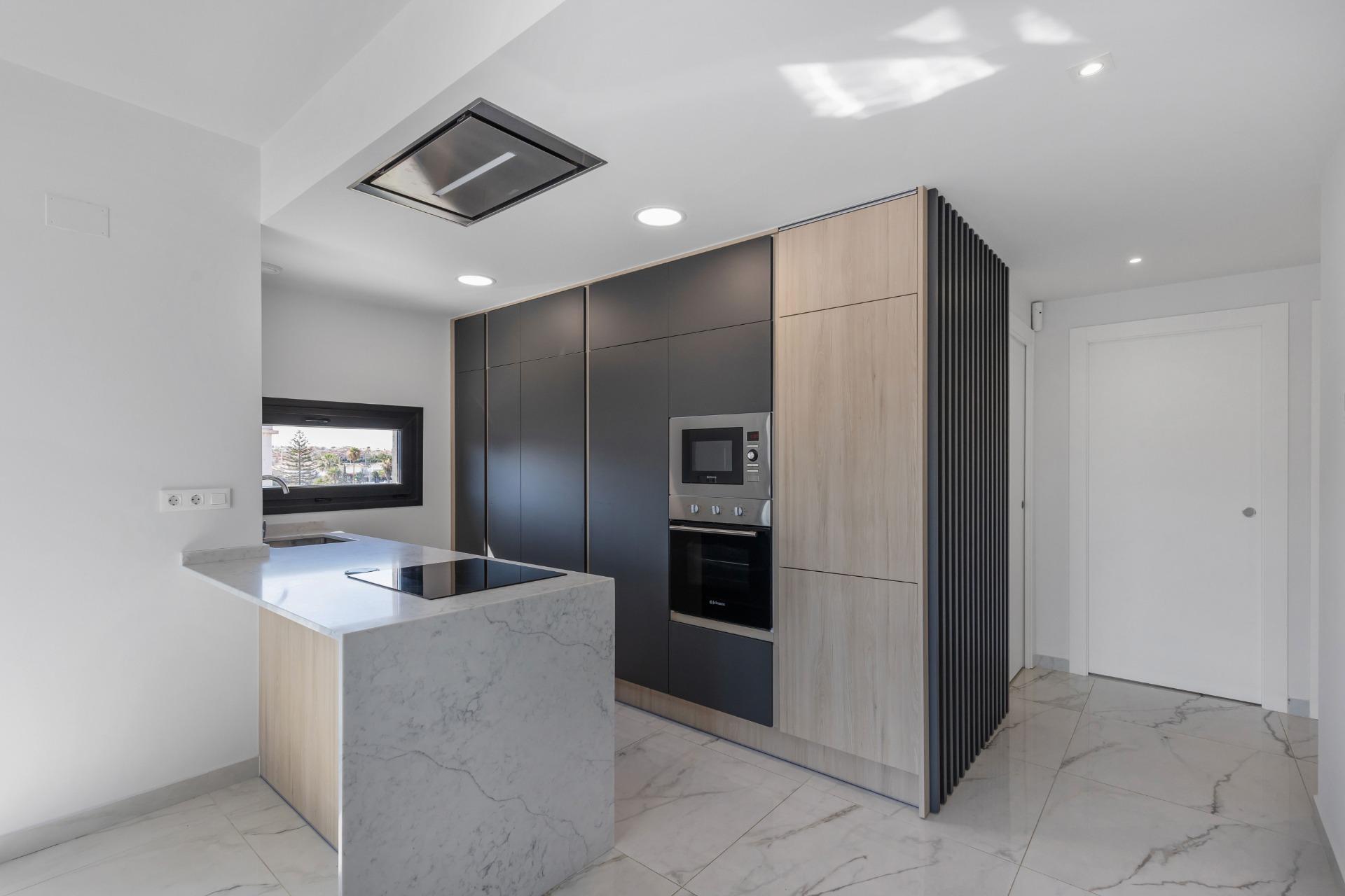 Penthouse met 2 Slaapkamers in Punta Prima, Orihuela Costa - Image 10