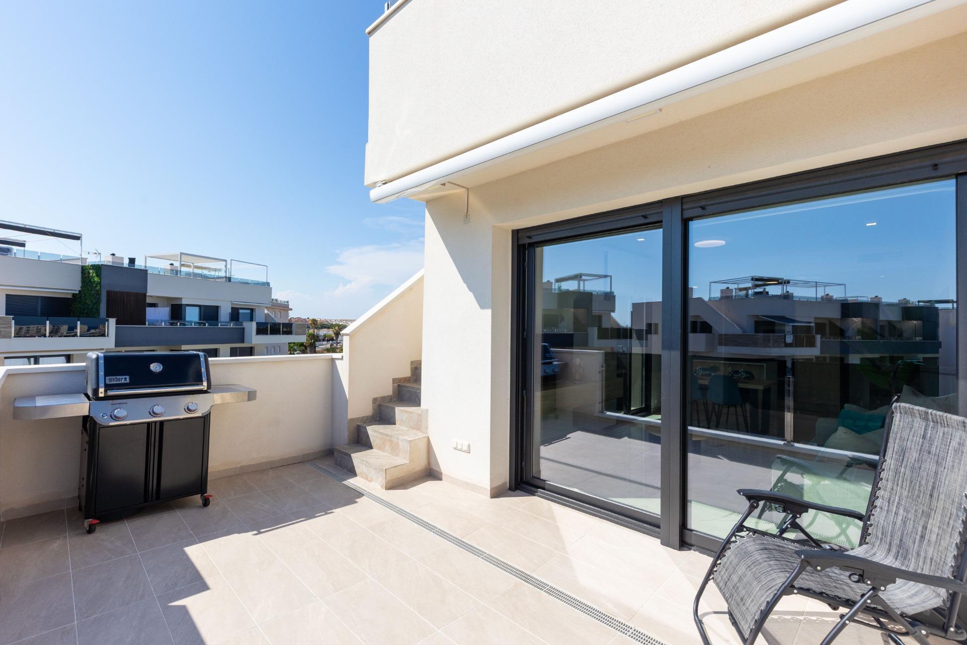 Penthouse met 2 Slaapkamers in Punta Prima, Orihuela Costa - Image 2