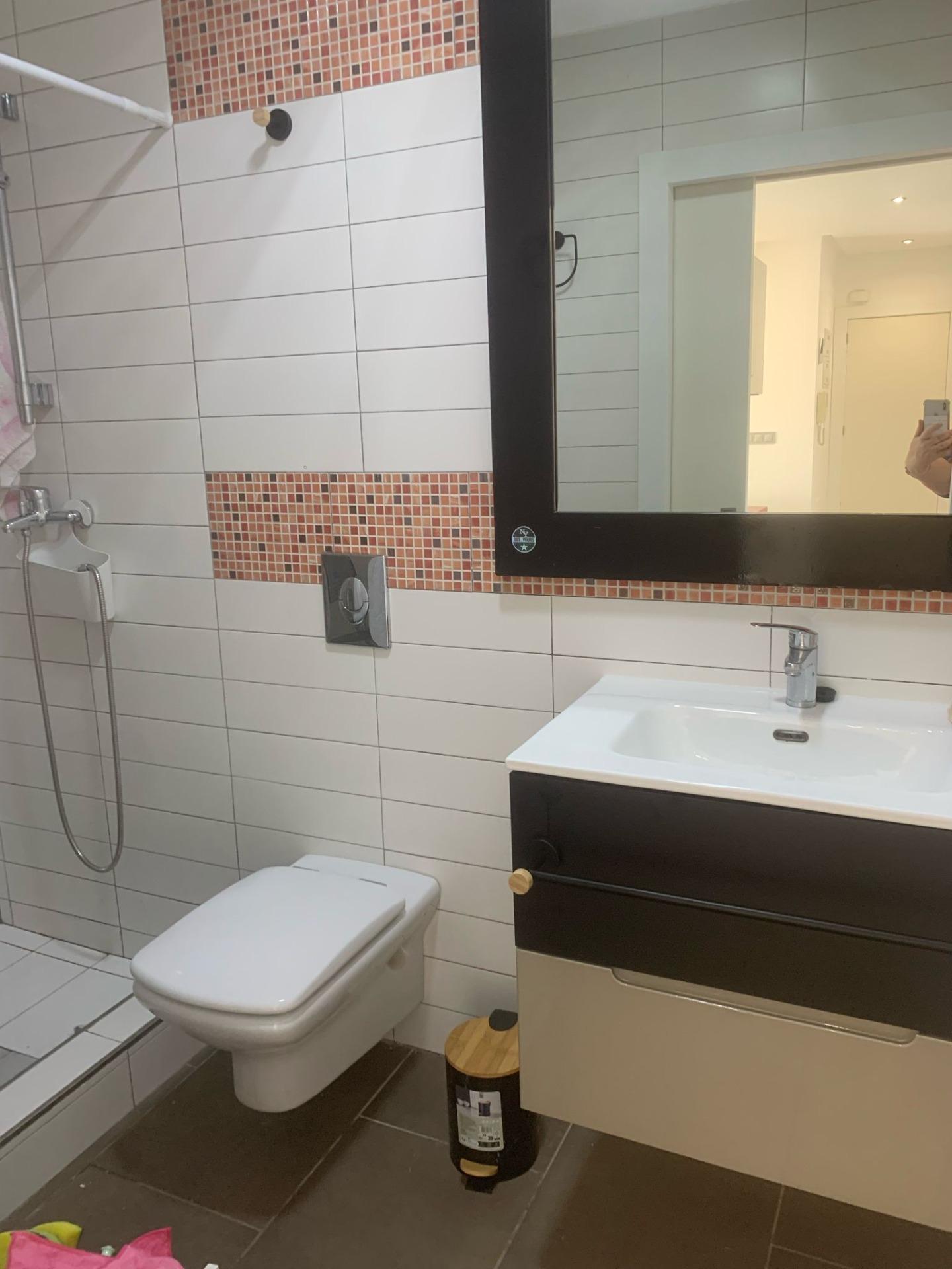 2-Bedroom Apartment in Guardamar del Segura - Image 24