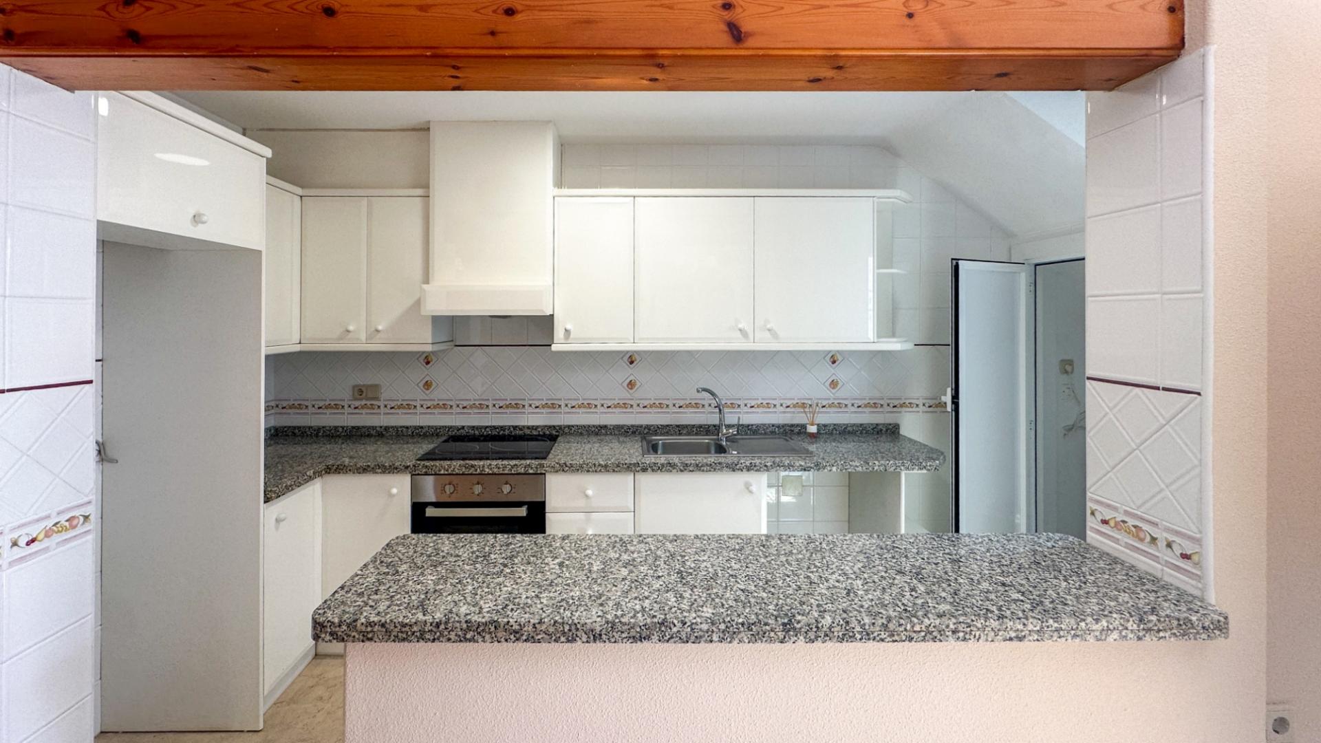 2-Bedroom House in Villamartín-las Filipinas, Orihuela Costa - Image 10