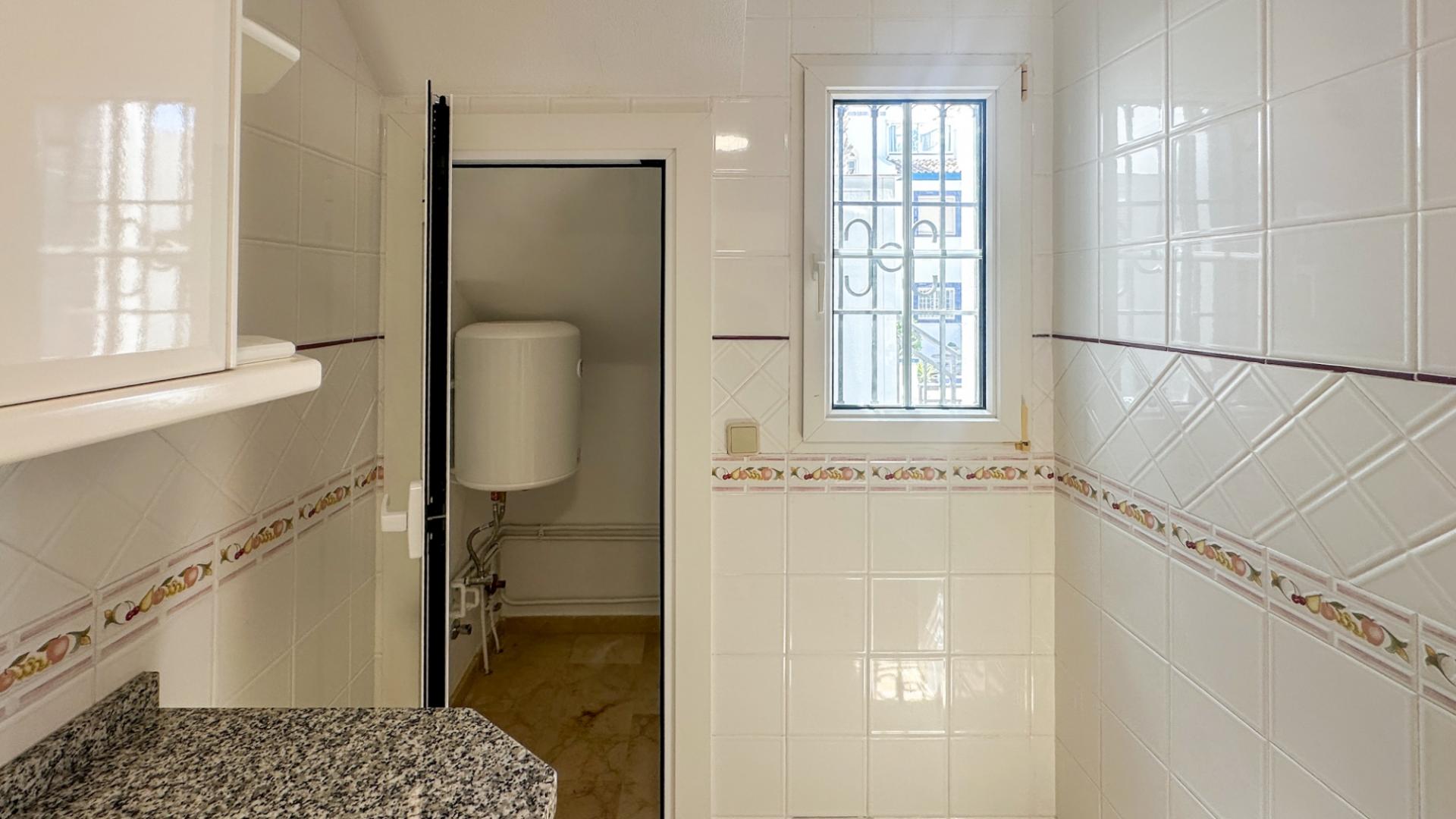 2-Bedroom House in Villamartín-las Filipinas, Orihuela Costa - Image 13