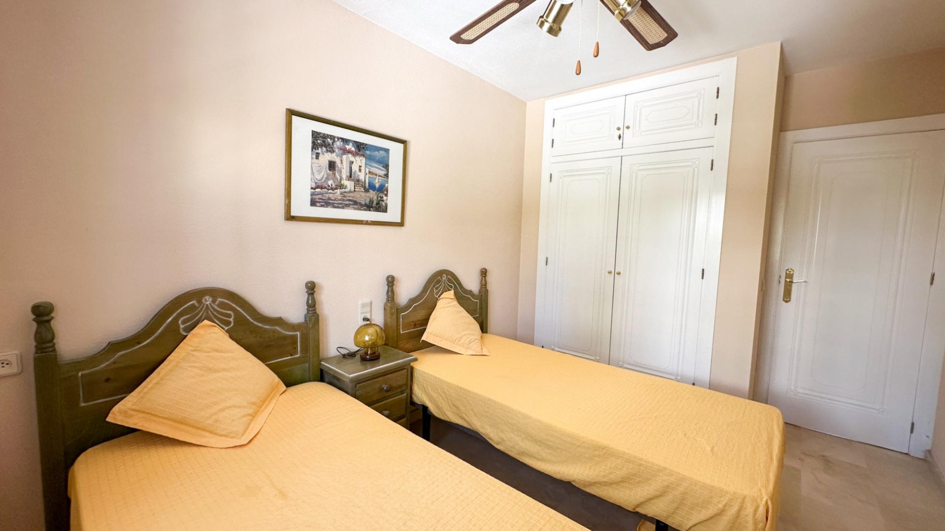 2-Bedroom House in Villamartín-las Filipinas, Orihuela Costa - Image 17