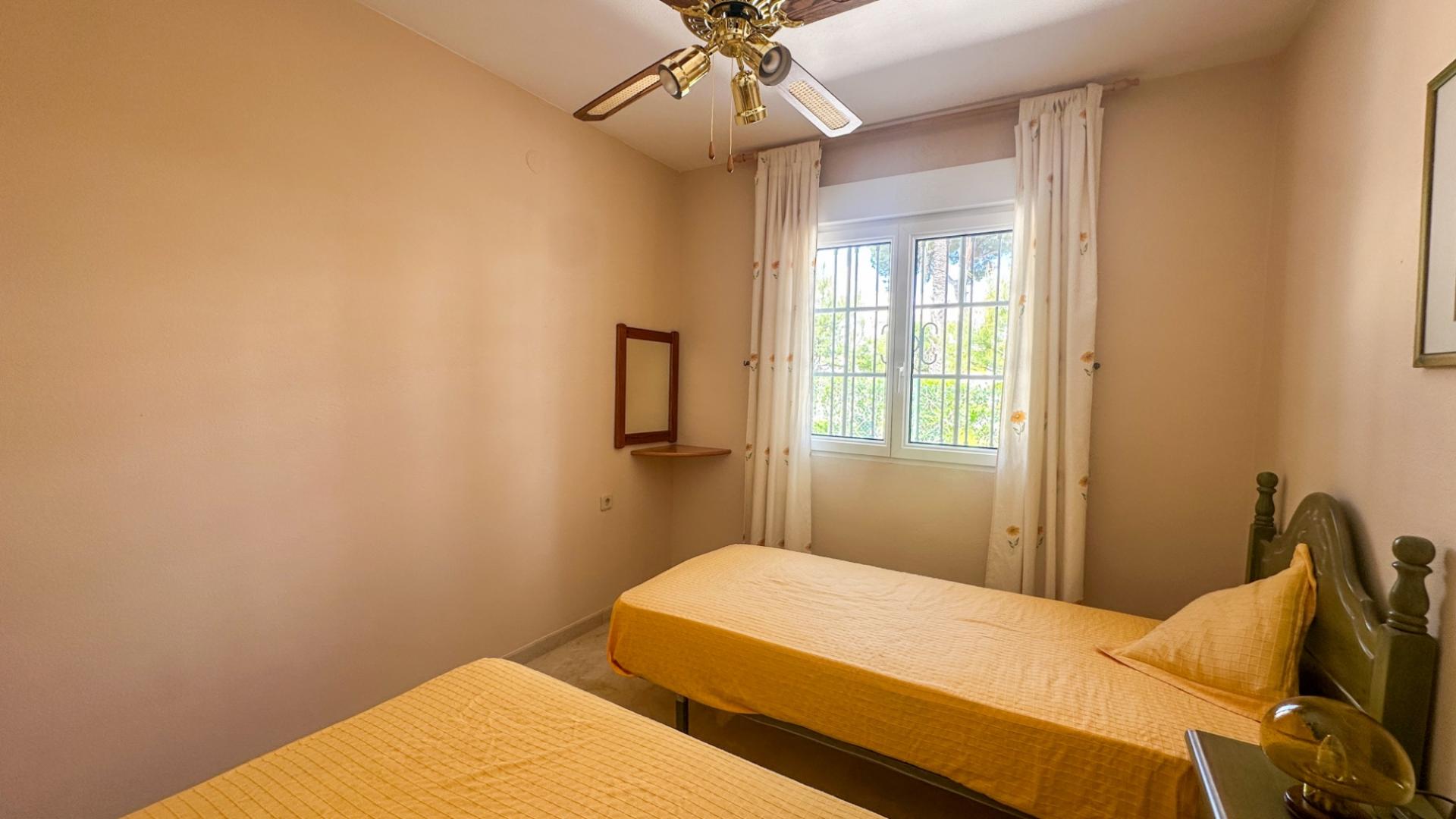 2-Bedroom House in Villamartín-las Filipinas, Orihuela Costa - Image 18