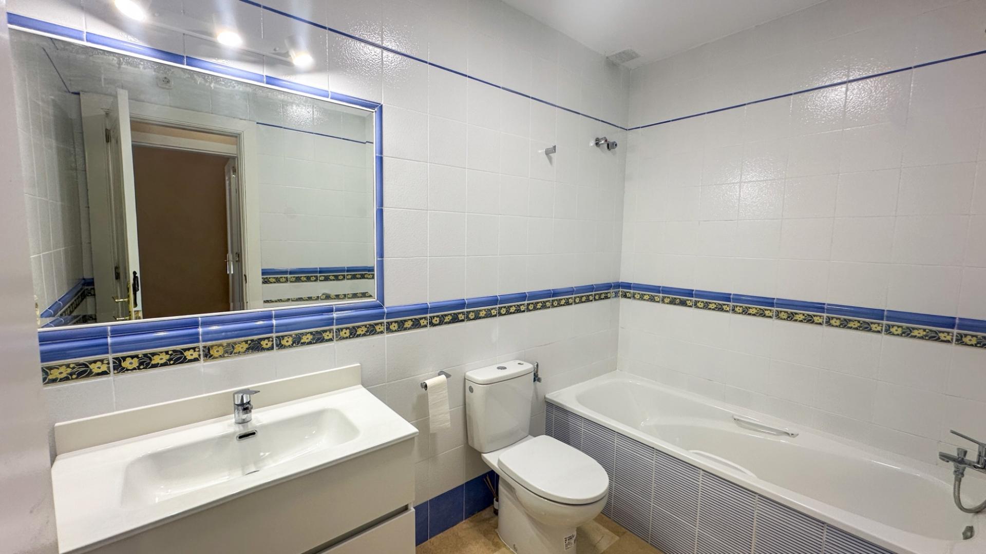 2-Bedroom House in Villamartín-las Filipinas, Orihuela Costa - Image 21