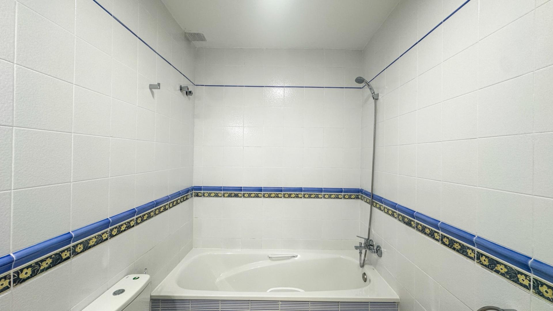 2-Bedroom House in Villamartín-las Filipinas, Orihuela Costa - Image 22