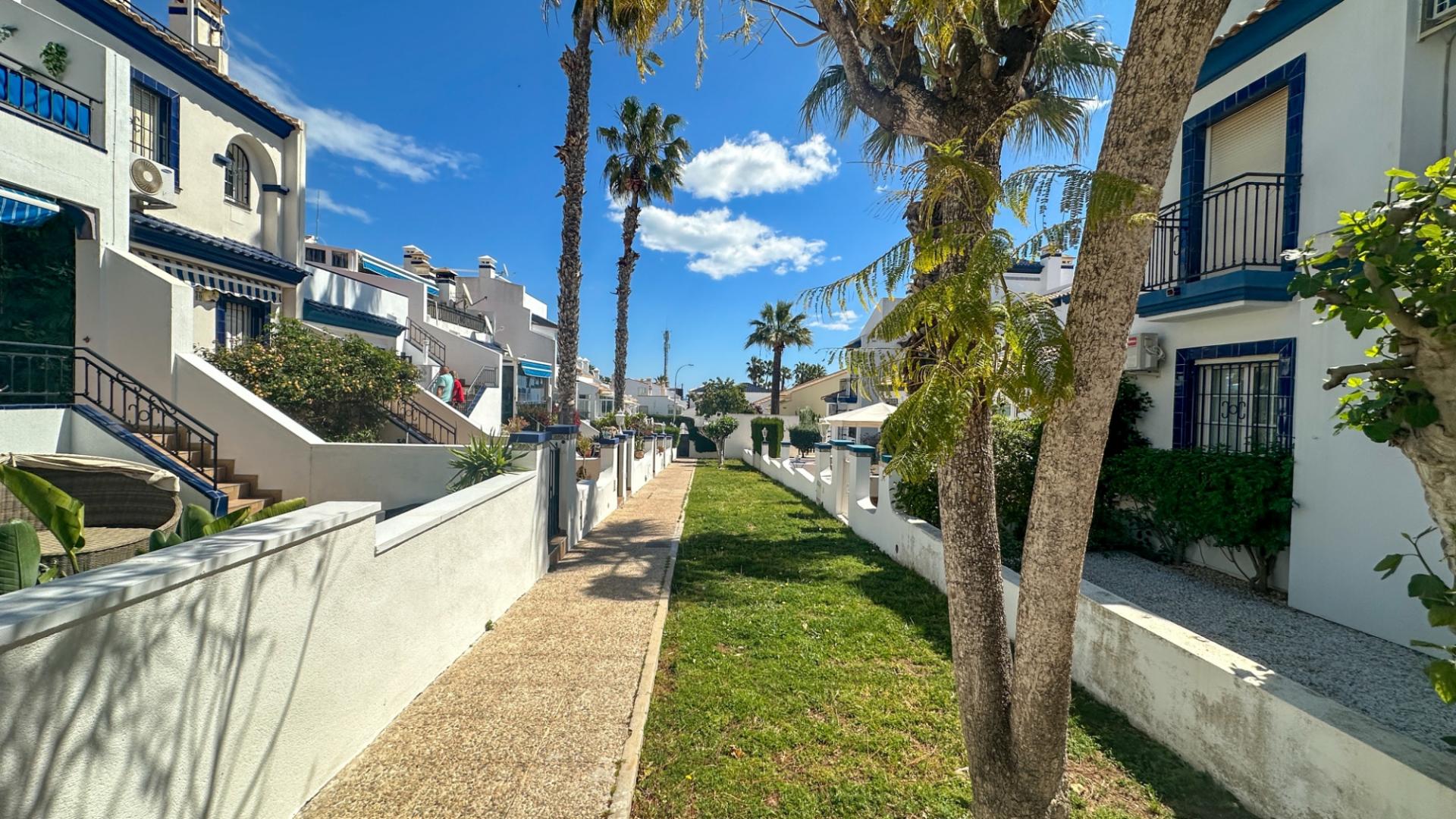 2-Bedroom House in Villamartín-las Filipinas, Orihuela Costa - Image 39