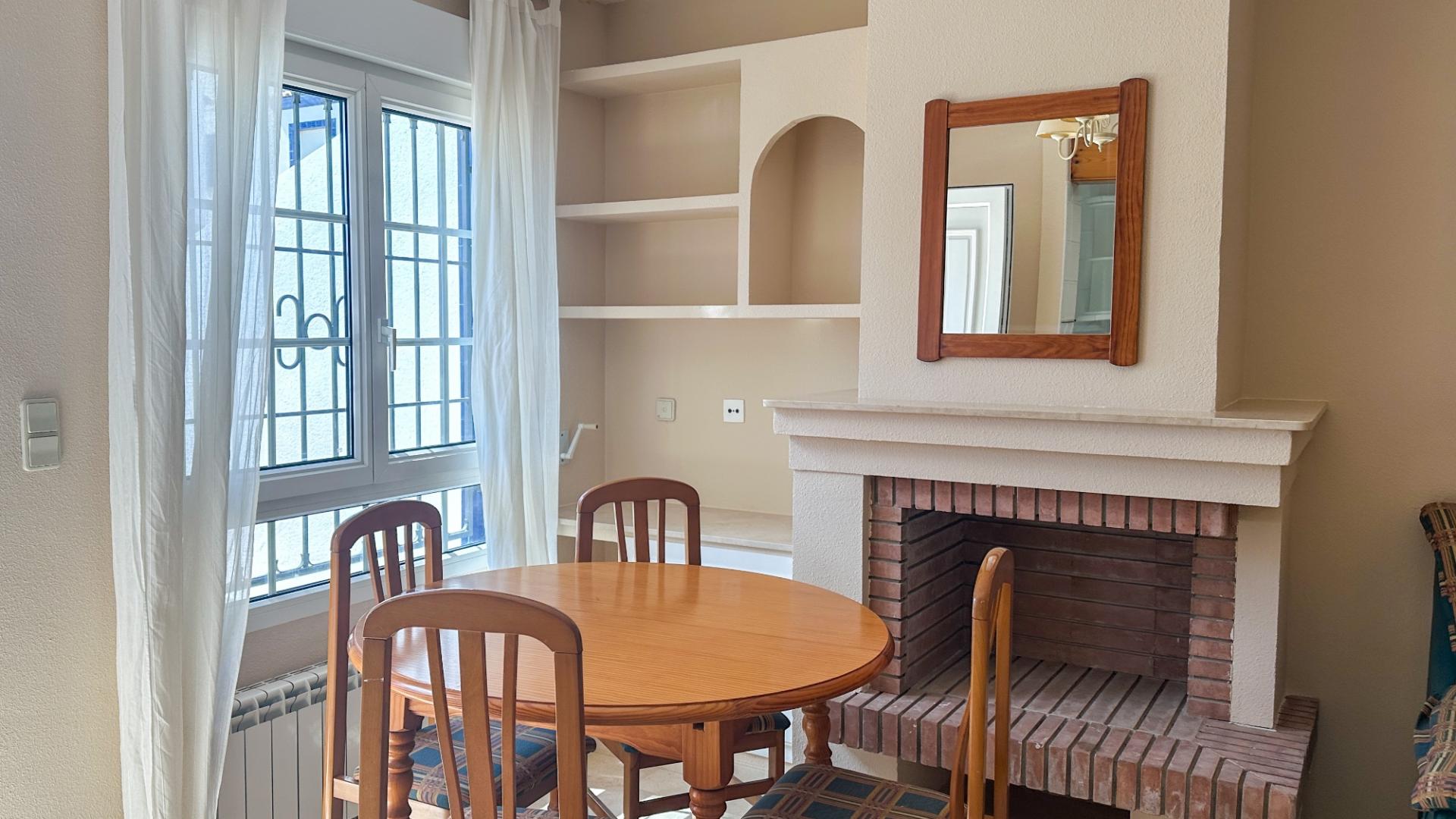 2-Bedroom House in Villamartín-las Filipinas, Orihuela Costa - Image 4