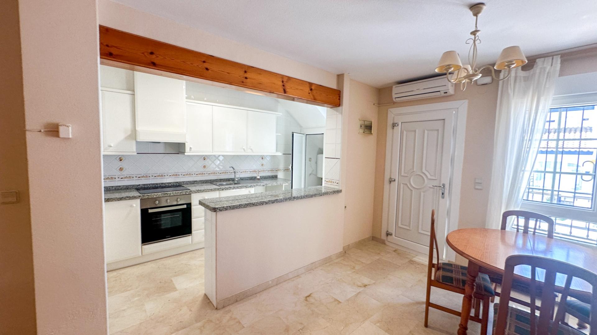 2-Bedroom House in Villamartín-las Filipinas, Orihuela Costa - Image 9