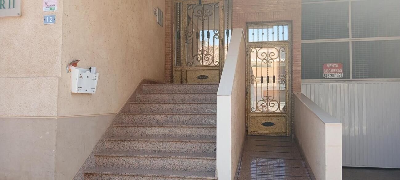Appartement met 2 Slaapkamers in Costa Blanca Sur, Los Montesinos - Image 3