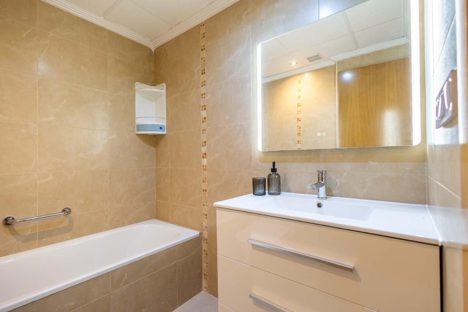 Appartement met 3 Slaapkamers in Estacion de Autobuses, Torrevieja - Image 21